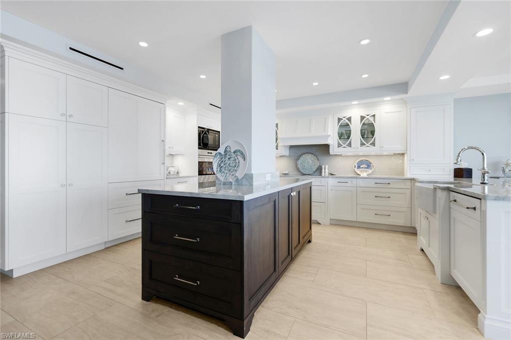 LAURENTIANS - Residential