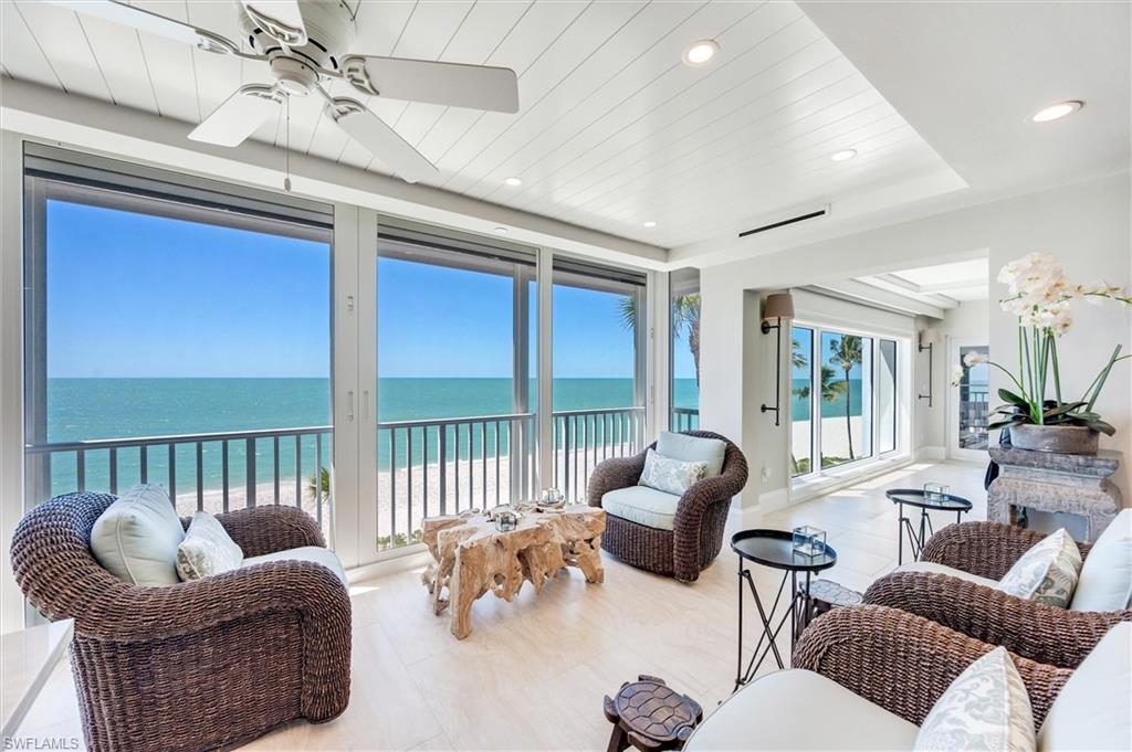 LAURENTIANS - Residential