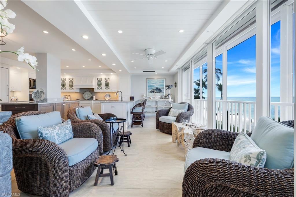 LAURENTIANS - Residential