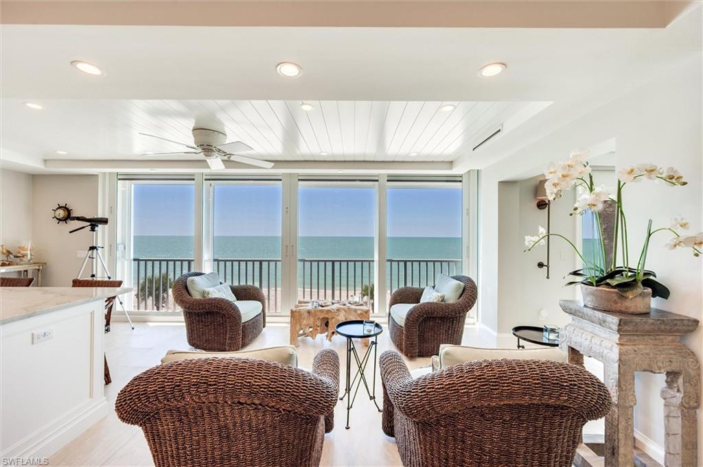 LAURENTIANS - Residential