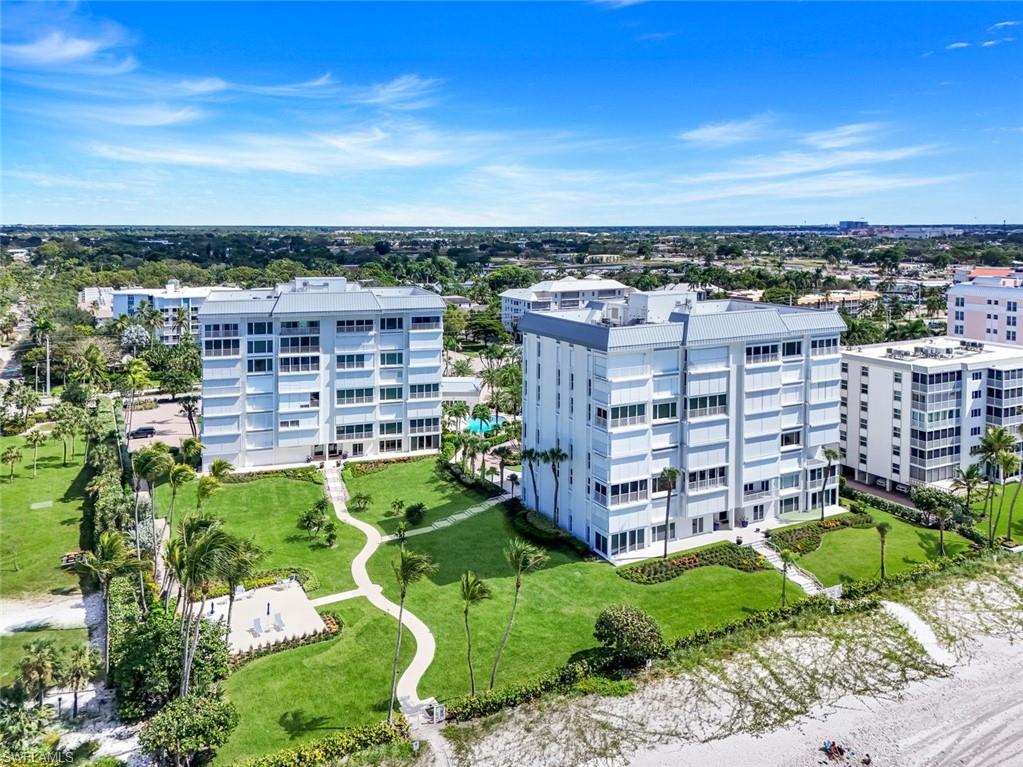 LAURENTIANS - Residential