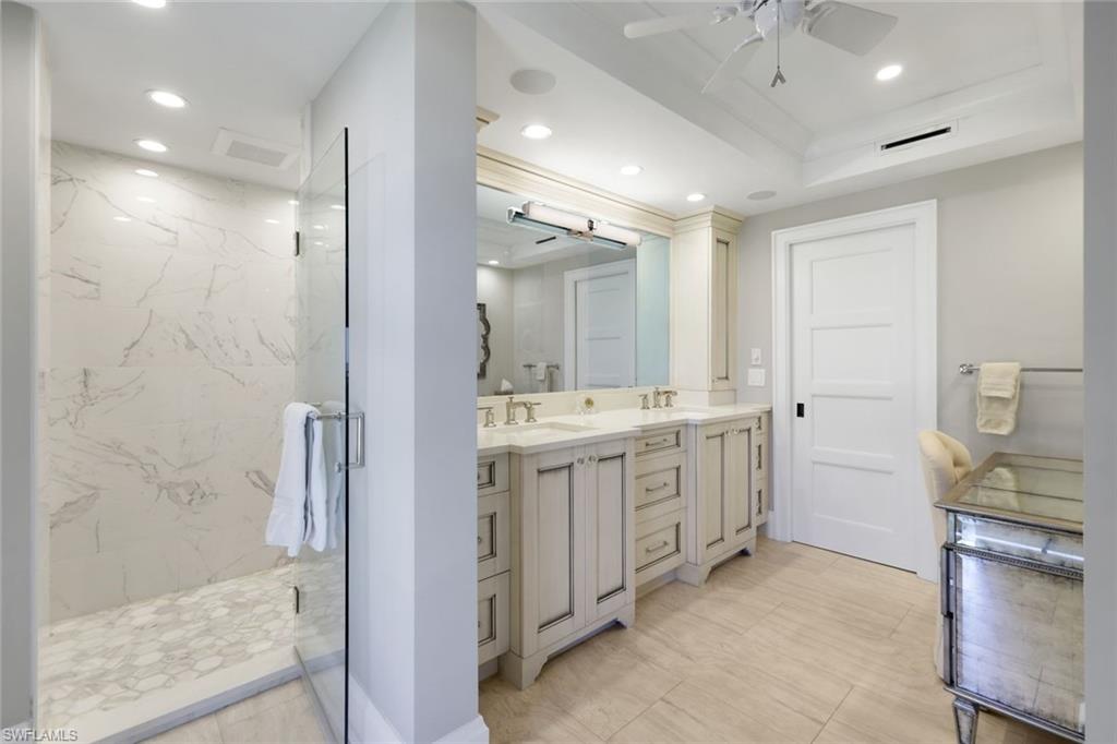 LAURENTIANS - Residential