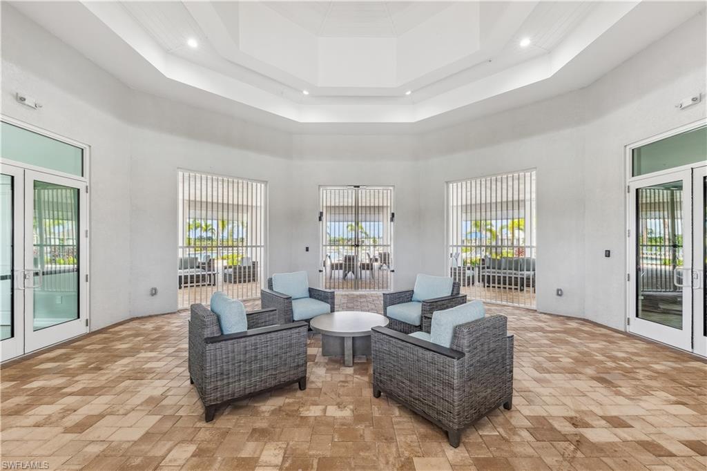 CORAL BAY - Residential