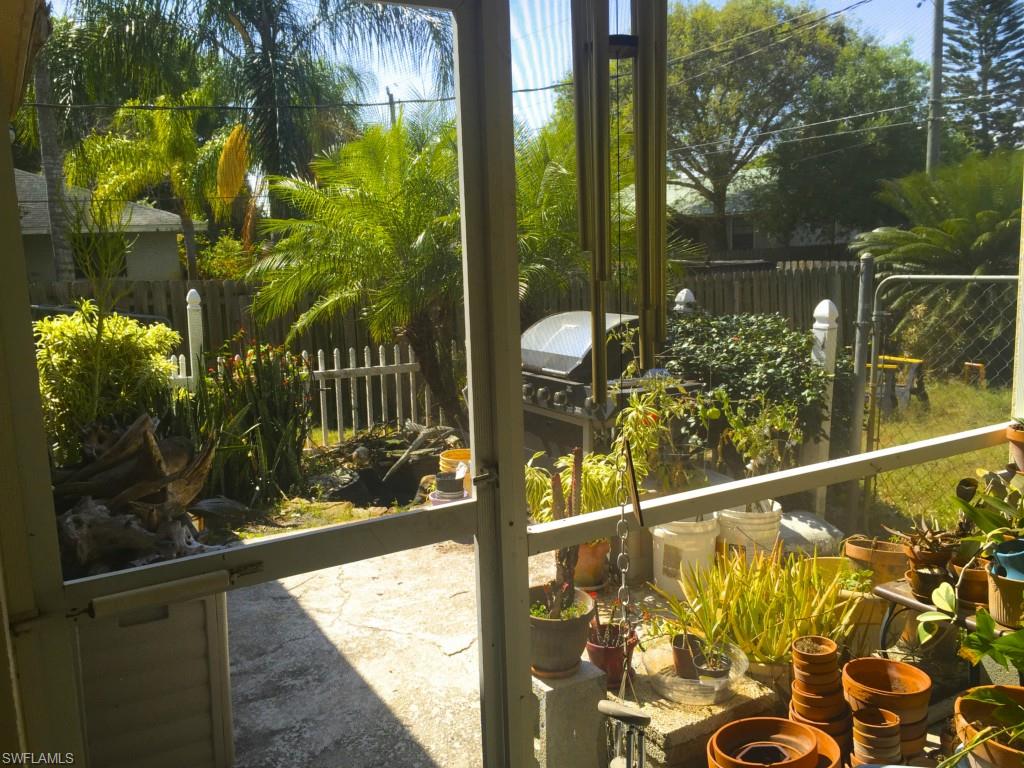 SAN CARLOS PARK - Residential