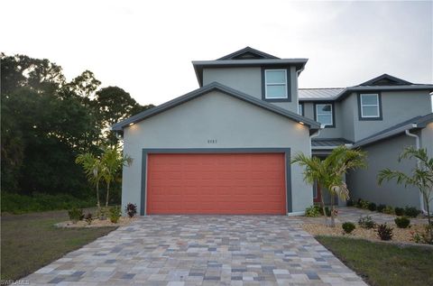 A home in PORT CHARLOTTE