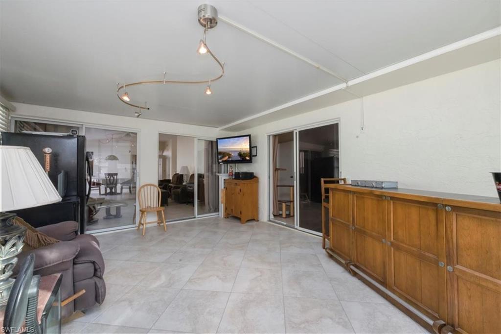 MOON LAKE - Residential