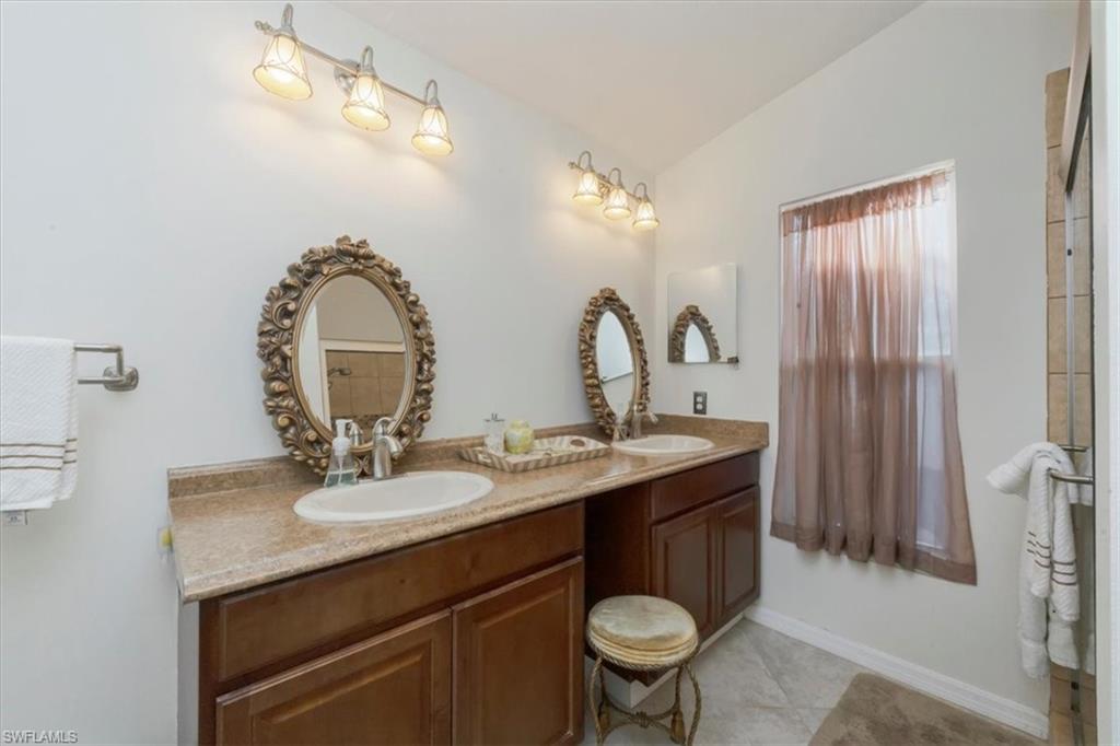 MOON LAKE - Residential