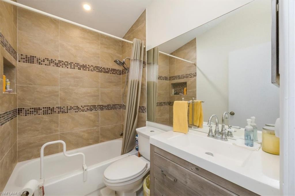 MOON LAKE - Residential