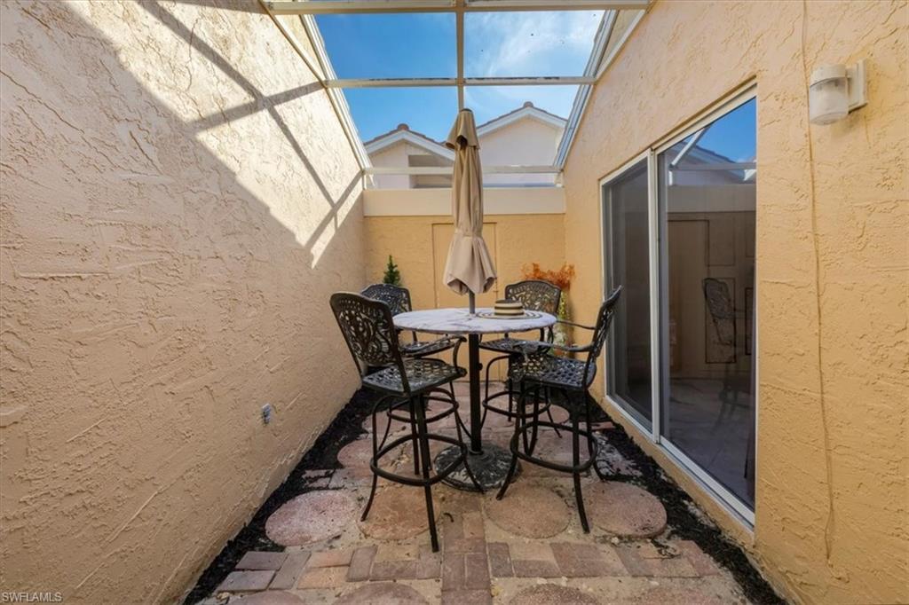 MOON LAKE - Residential