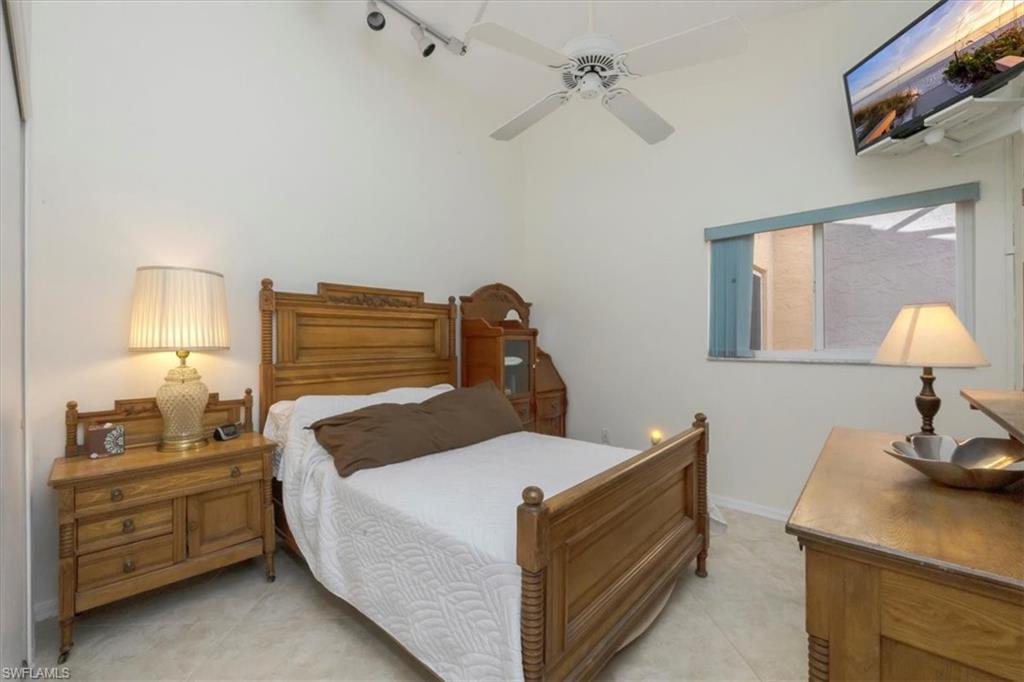 MOON LAKE - Residential