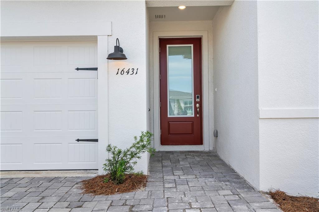 CRESCENT LAKES - Residential Lease