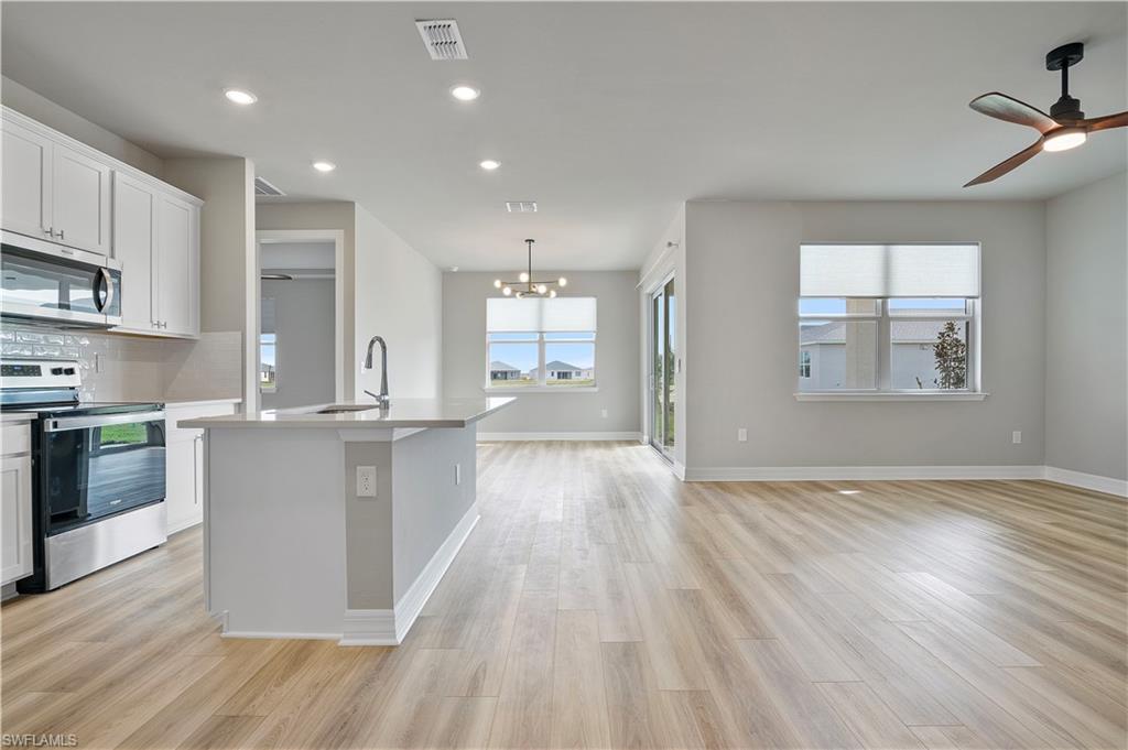 CRESCENT LAKES - Residential Lease