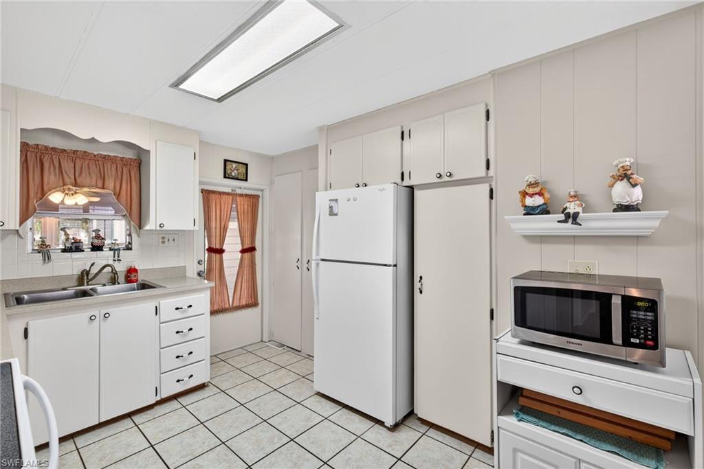 CARRIAGE VILLAGE - Residential