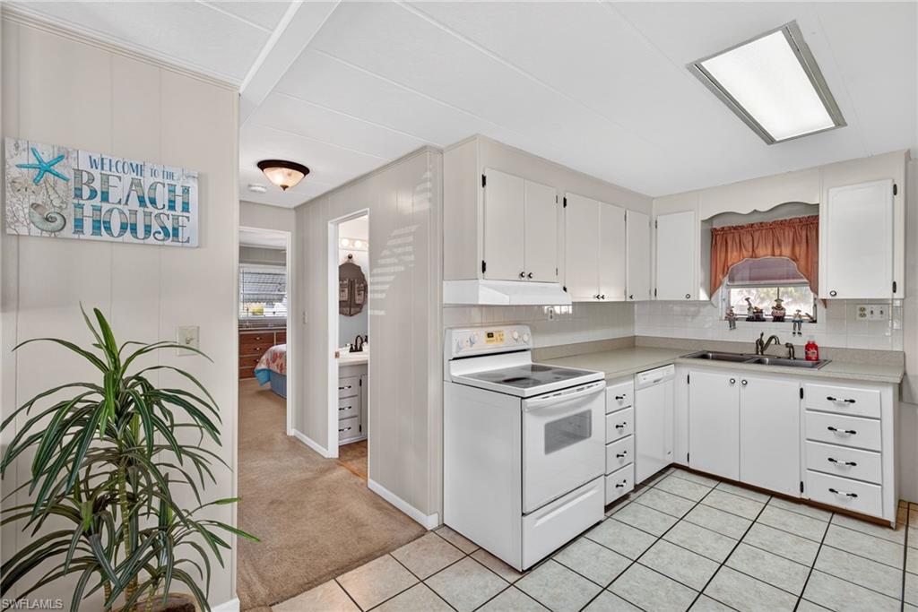 CARRIAGE VILLAGE - Residential