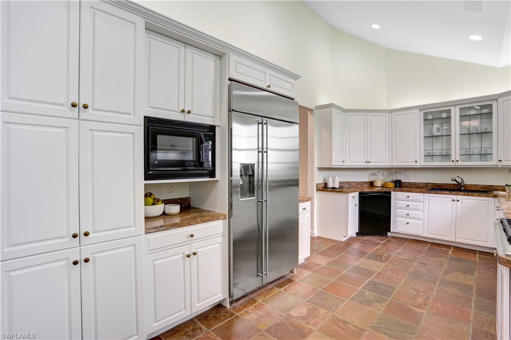 VIZCAYA AT BAY COLONY - Residential