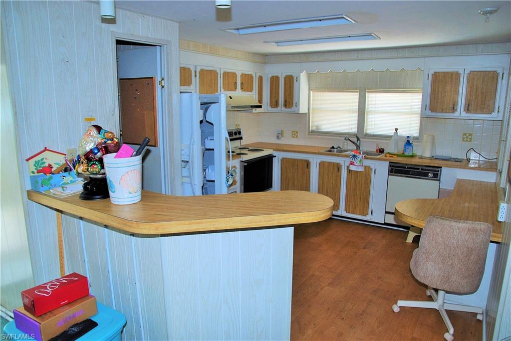 SIX LAKES COUNTRY CLUB - Residential