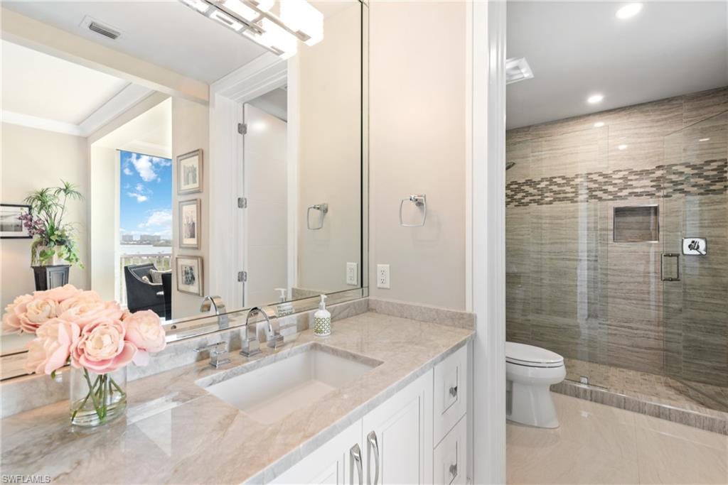 ROYAL MARCO POINT - Residential