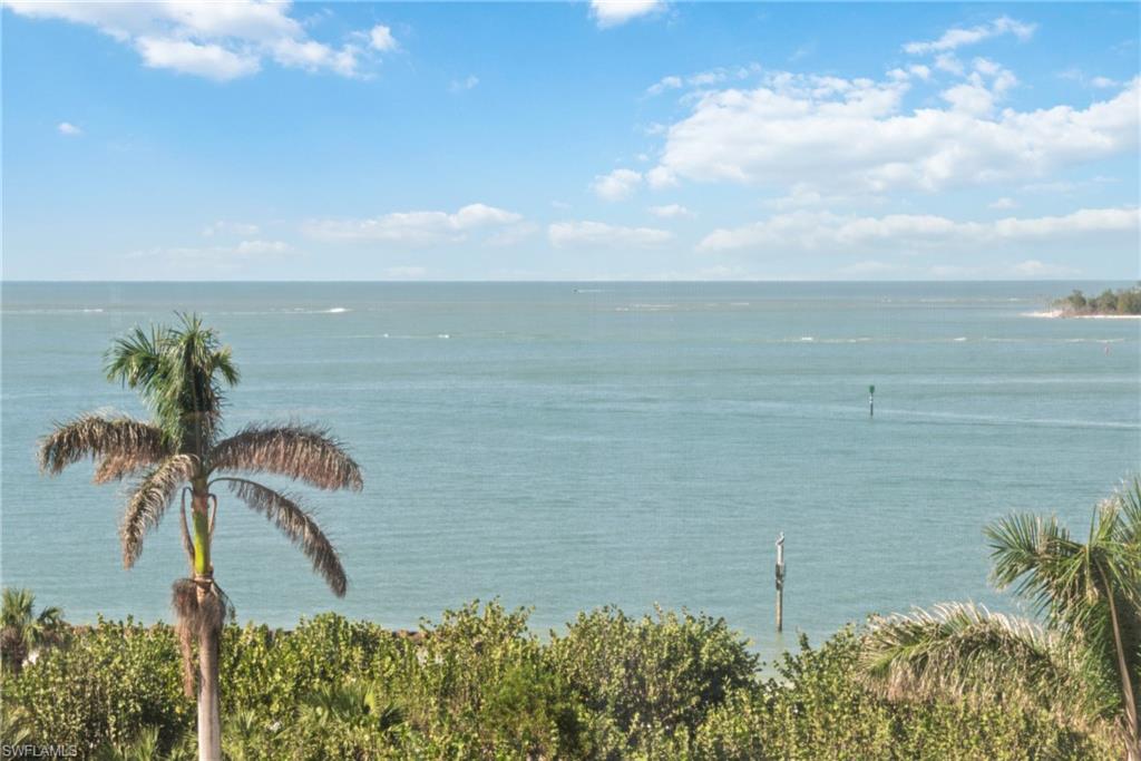 ROYAL MARCO POINT - Residential