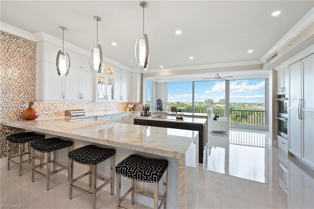 ROYAL MARCO POINT - Residential