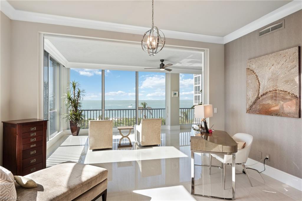 ROYAL MARCO POINT - Residential