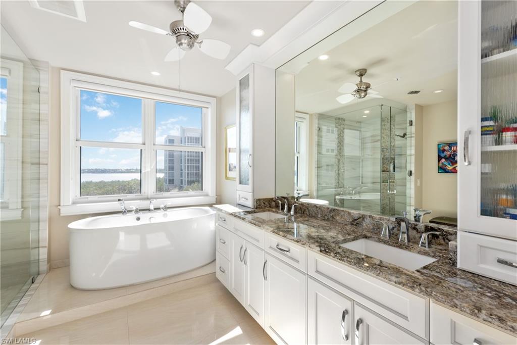 ROYAL MARCO POINT - Residential