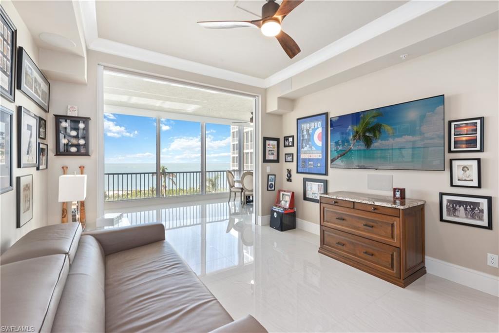 ROYAL MARCO POINT - Residential