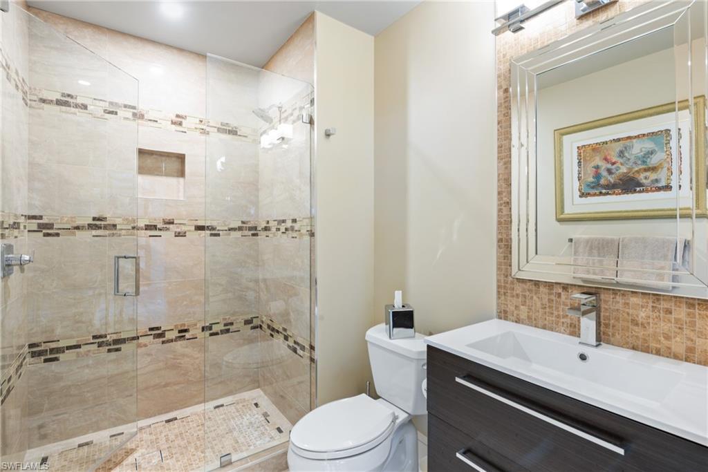 ROYAL MARCO POINT - Residential