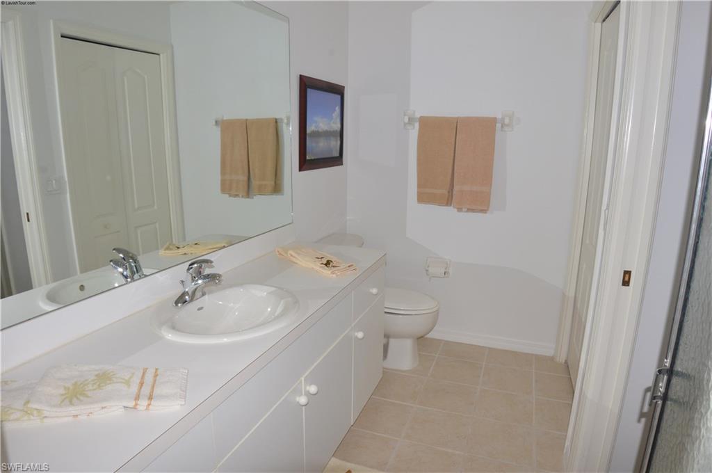 LAKESIDE GREEN - Residential