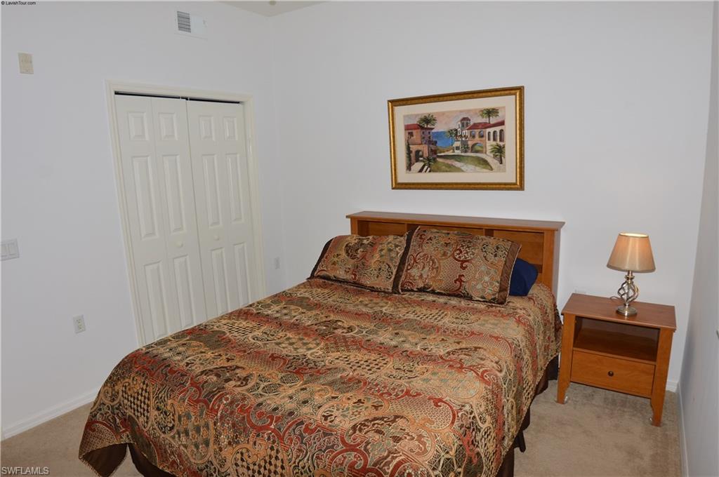 LAKESIDE GREEN - Residential