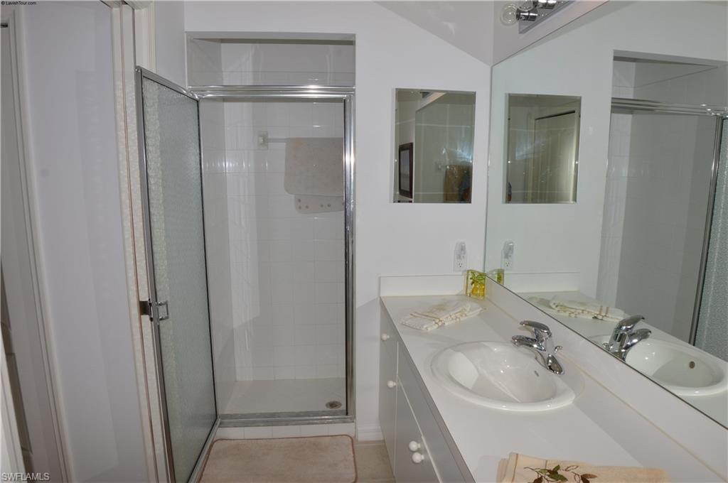 LAKESIDE GREEN - Residential