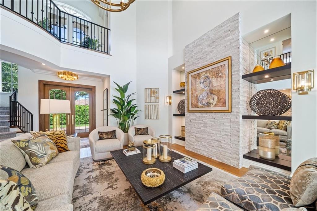 33 3RD ST S