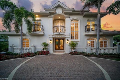 33 3RD ST S NAPLES FL 34102