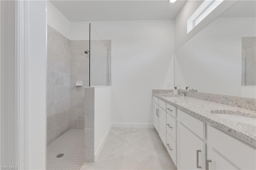 COUNTRY CLUB - Residential