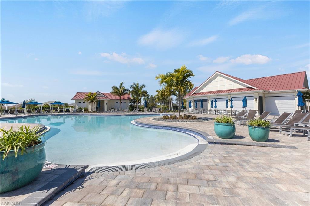 COUNTRY CLUB - Residential