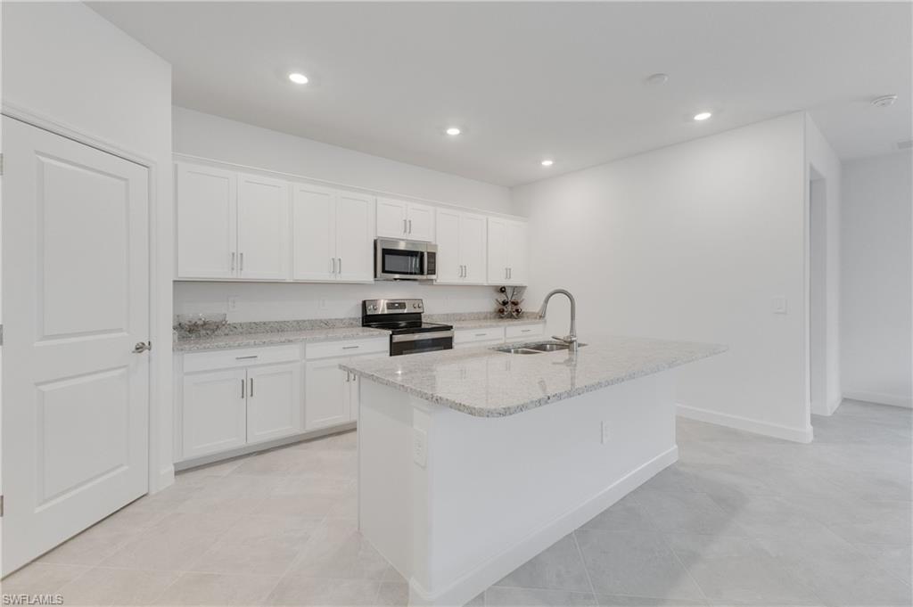 COUNTRY CLUB - Residential