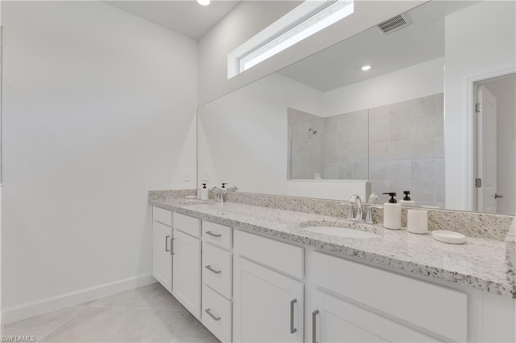 COUNTRY CLUB - Residential