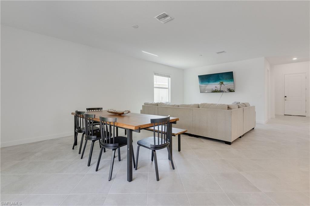 COUNTRY CLUB - Residential