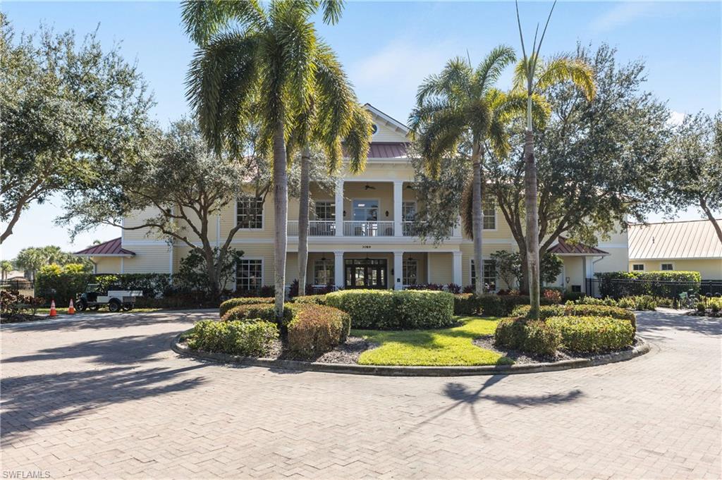 COUNTRY CLUB - Residential