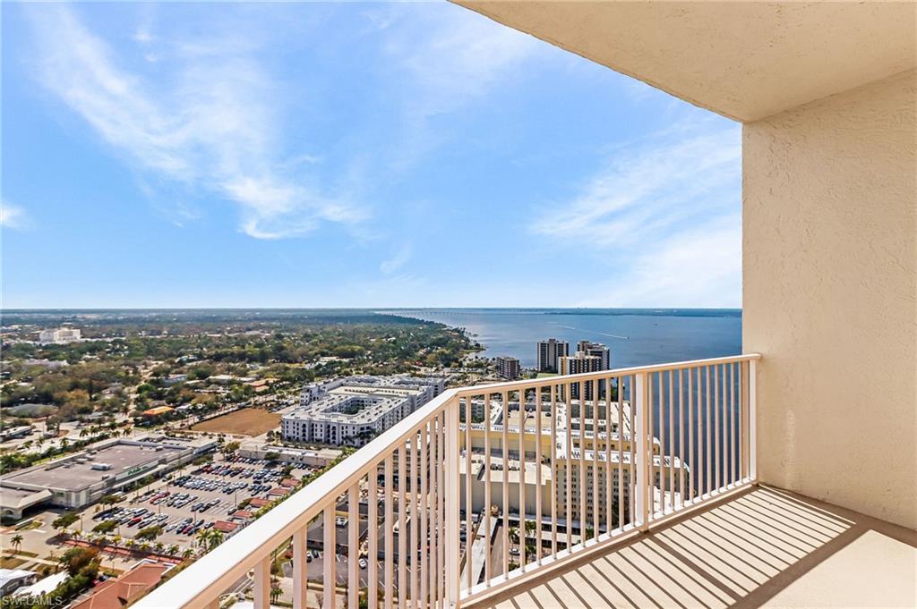 HIGH POINT PLACE - Residential