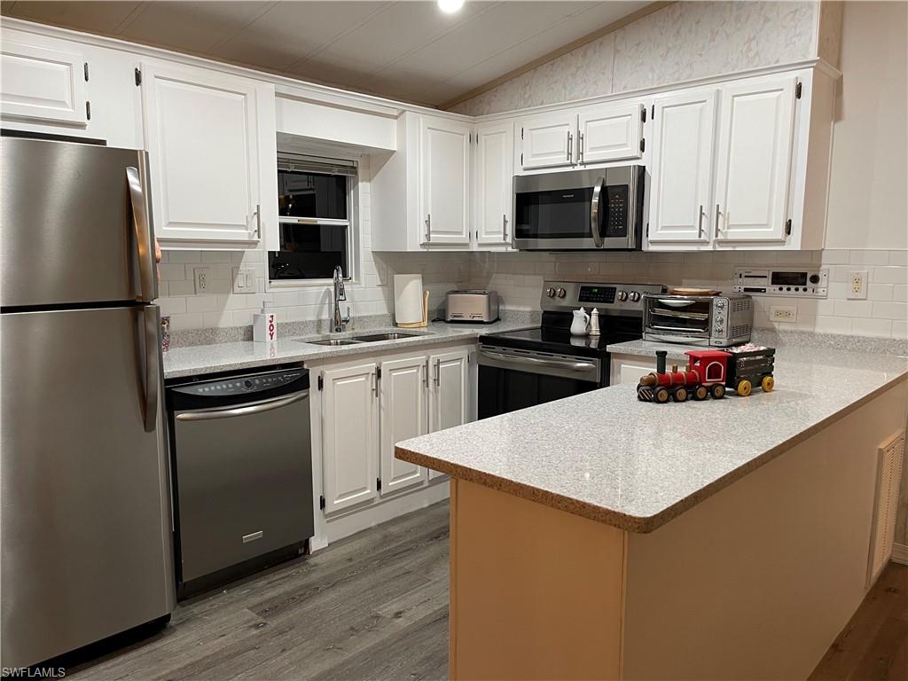 CORKSCREW WOODLANDS - Residential