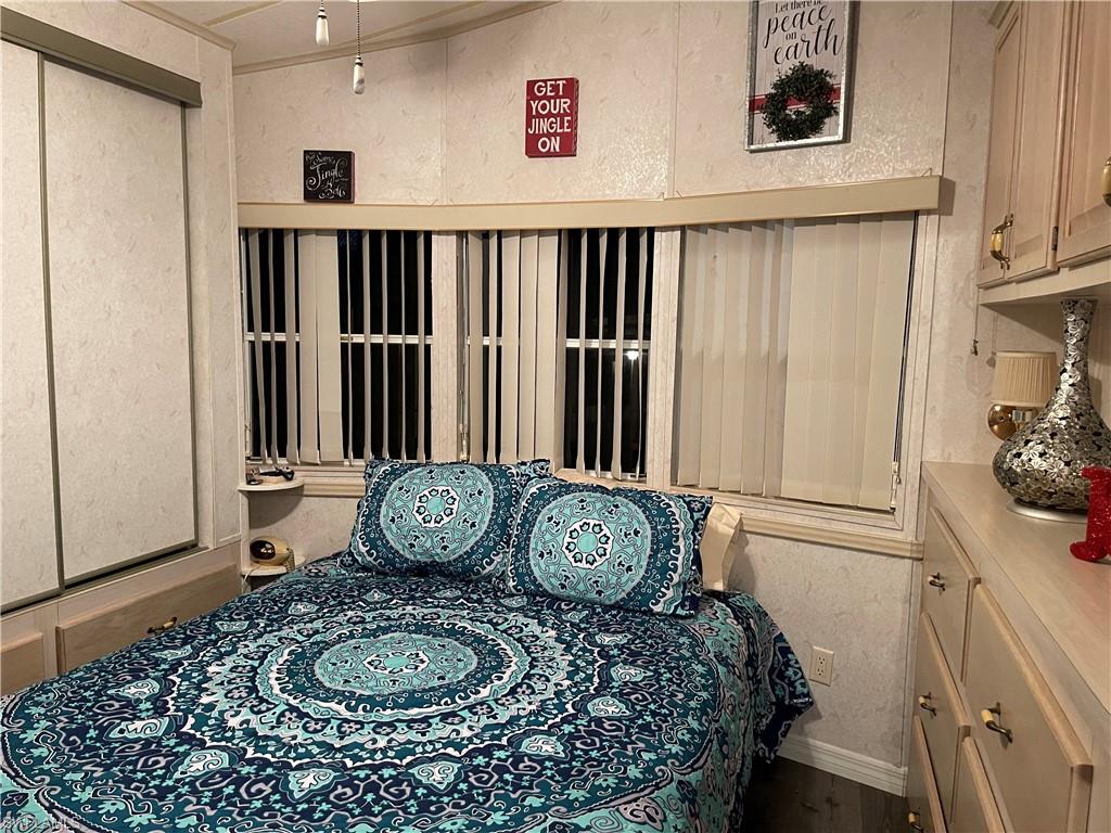 CORKSCREW WOODLANDS - Residential