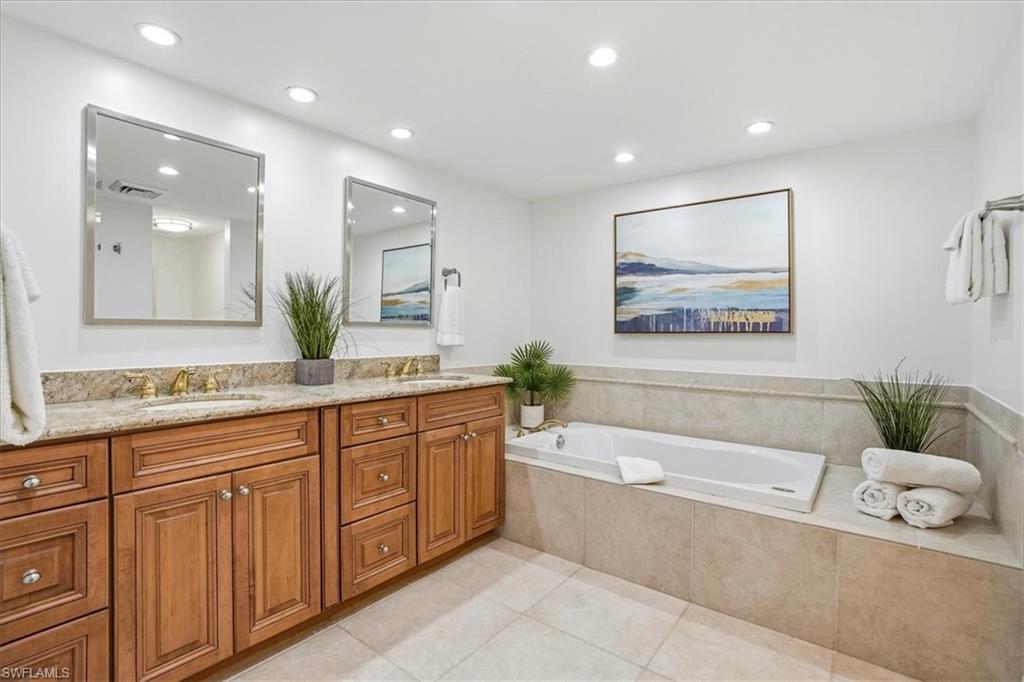 ADMIRALTY POINT - Residential