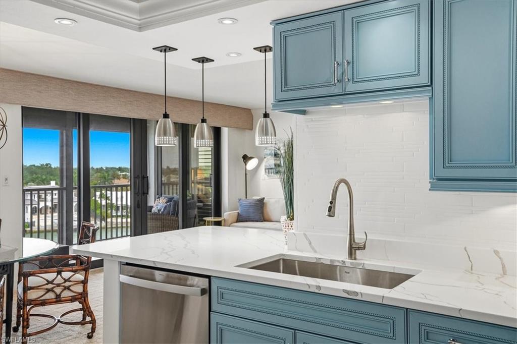ADMIRALTY POINT - Residential