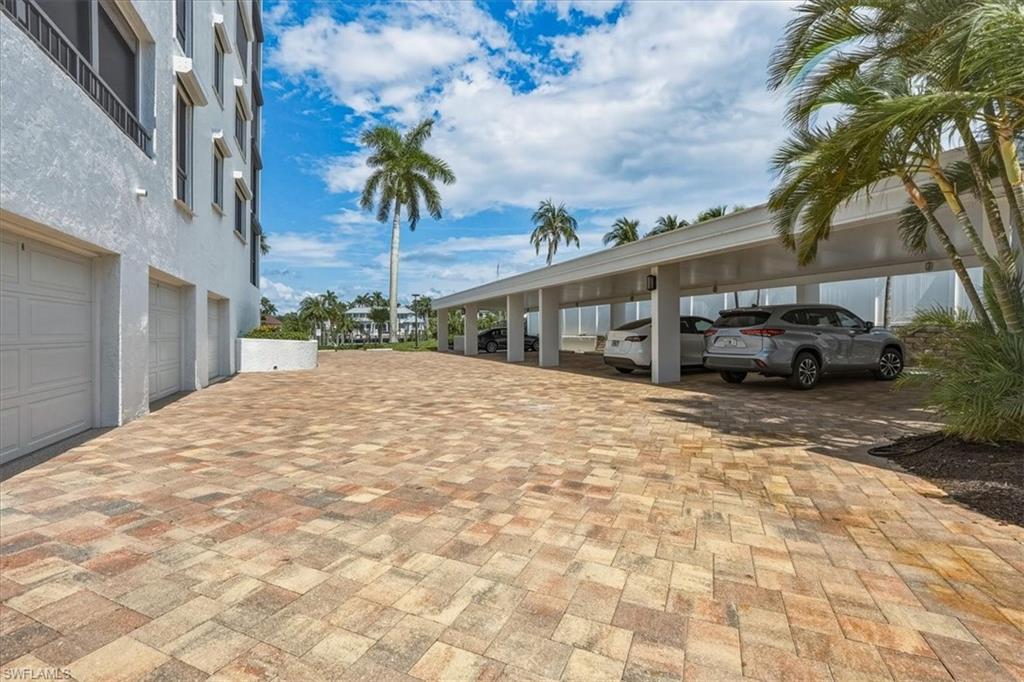 ADMIRALTY POINT - Residential
