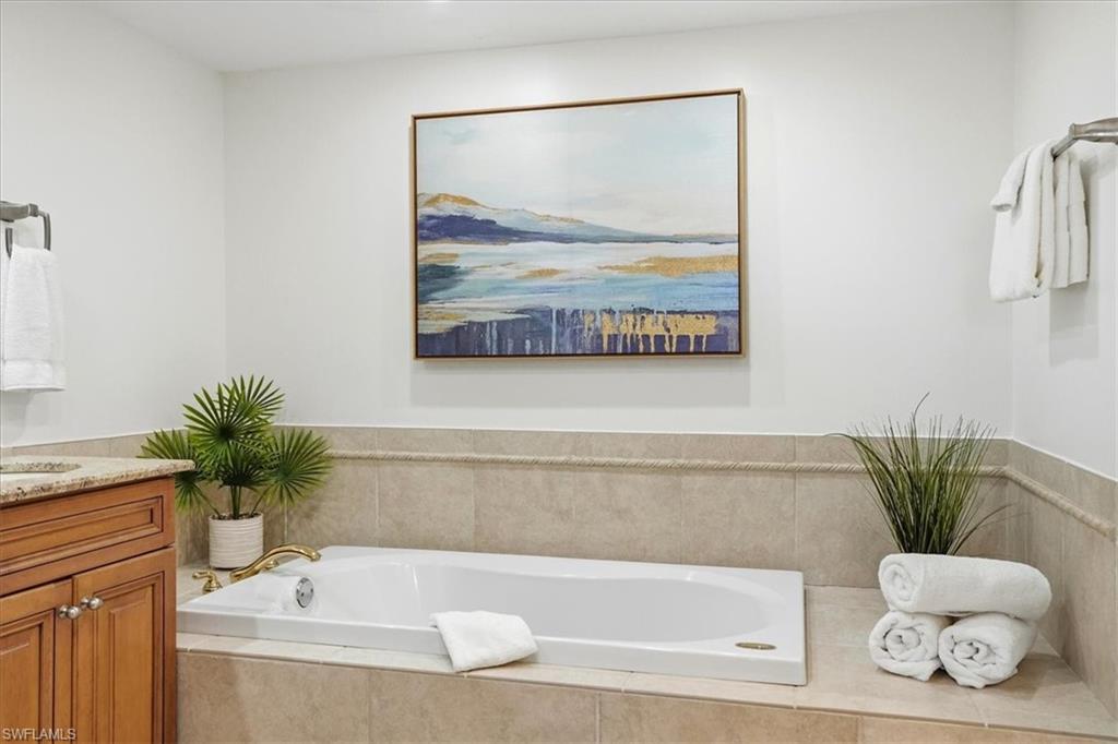 ADMIRALTY POINT - Residential