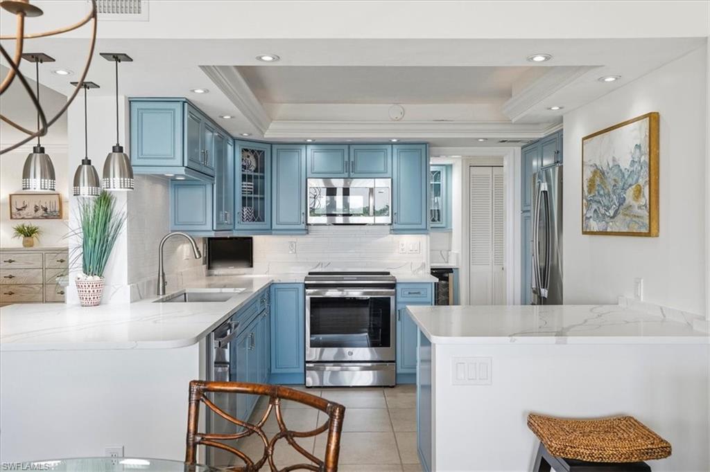 ADMIRALTY POINT - Residential