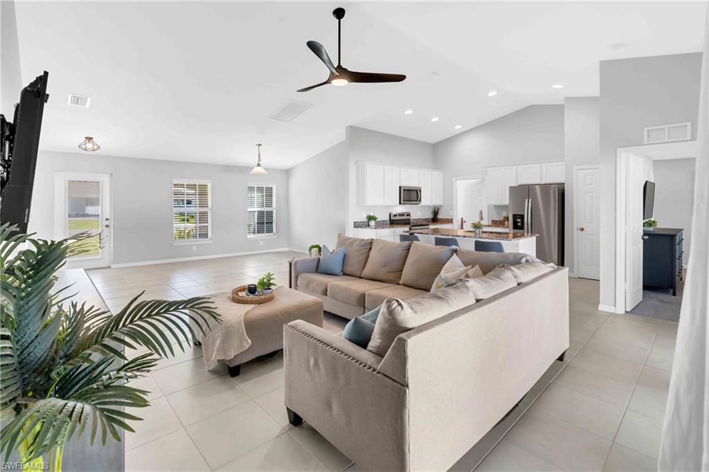 CAPE CORAL - Residential