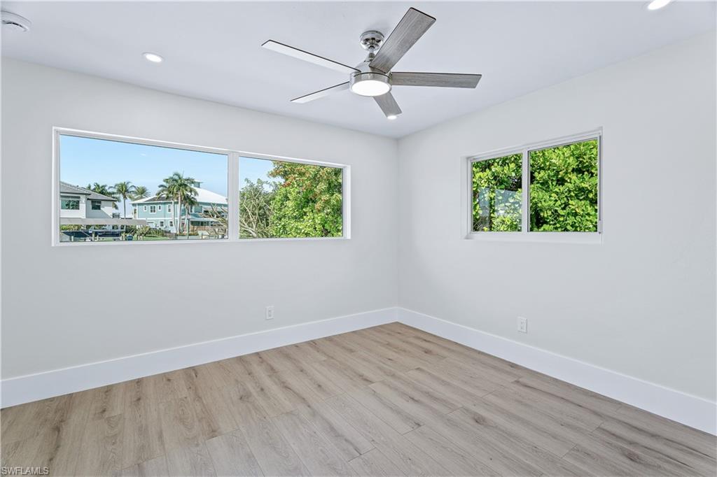 SIESTA ISLES - Residential