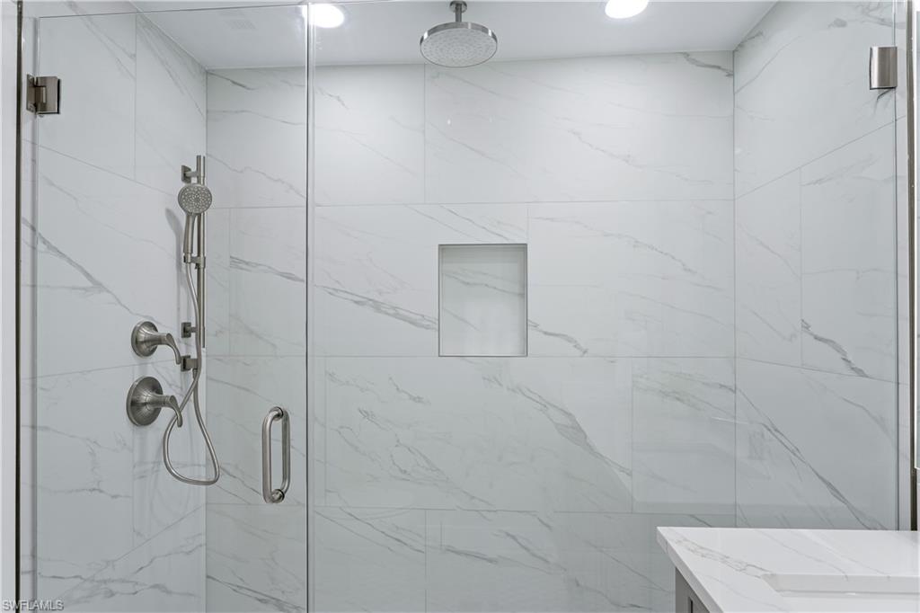 SIESTA ISLES - Residential