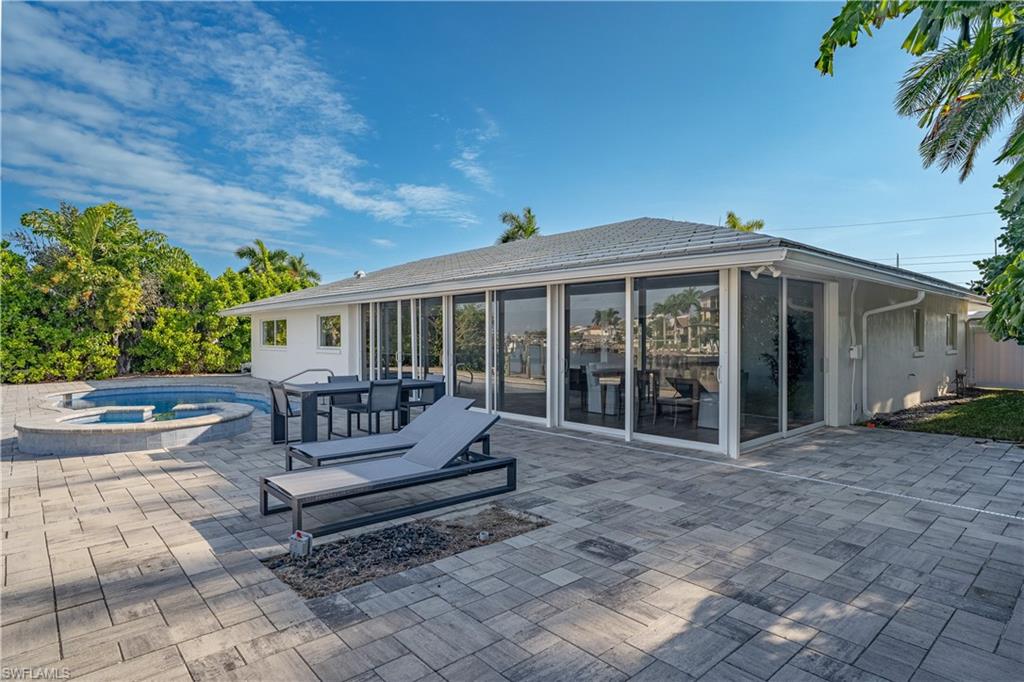 SIESTA ISLES - Residential